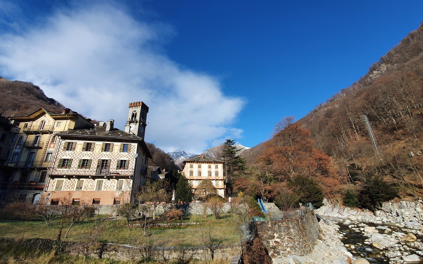 Veduta dal ponte sul torrente Cervo a Rosazza