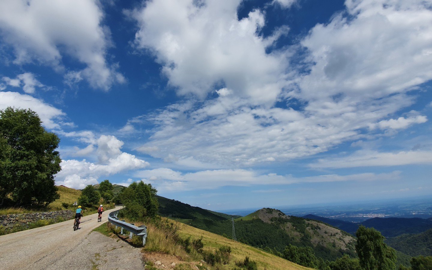 La panoramica Zegna in salita al boschetto Sessera